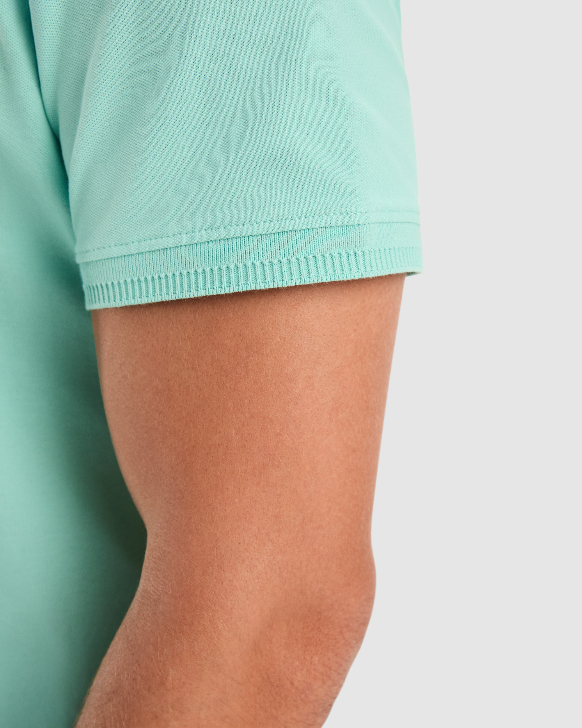 6441- -WOS Short-sleeved piqué polo shirt