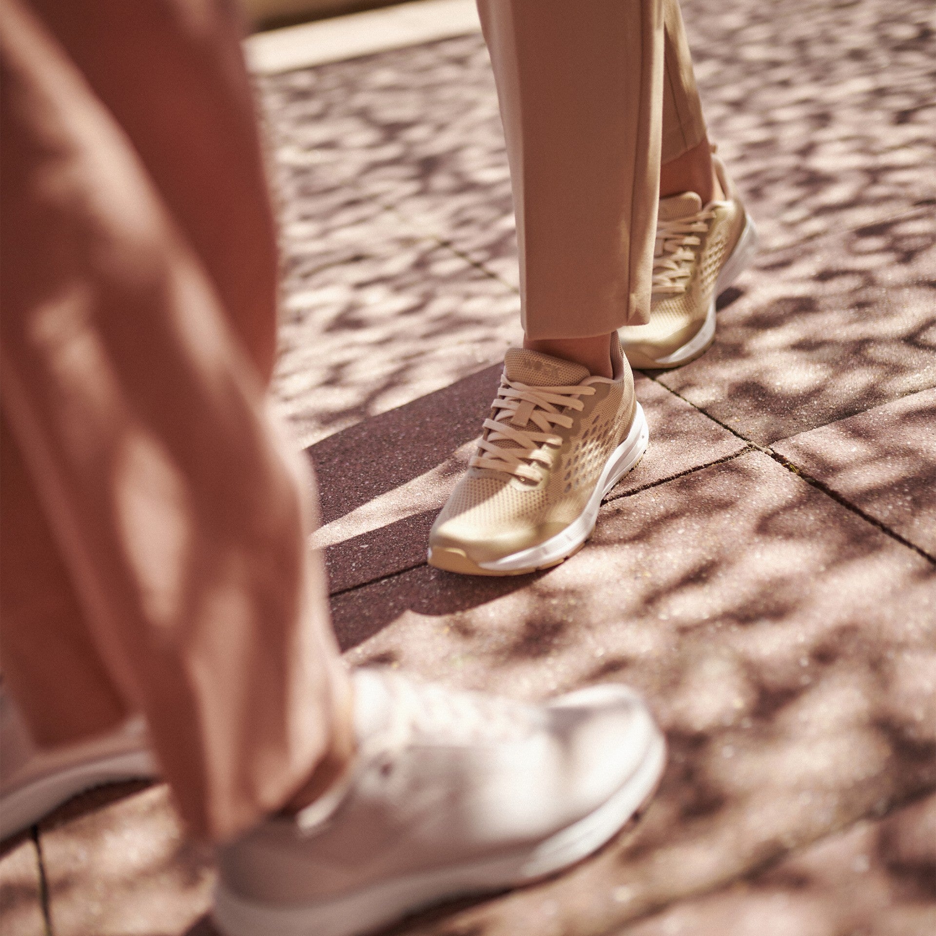BR06 - Sneakers BREELITE 06 Gold